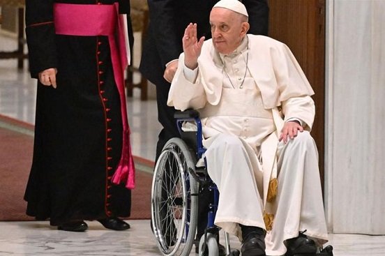 Salud del papa Francisco genera especulación sobre su renuncia