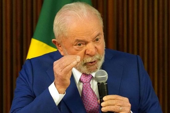 Lula corre a militares de la residencia presidencial tras ataques