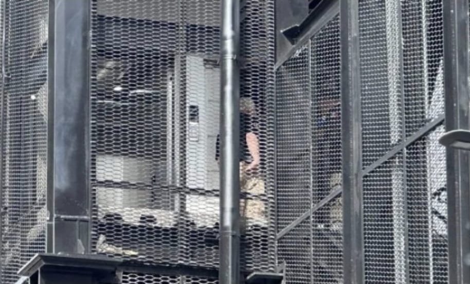 Usuarios quedan atrapados en elevador del Trolebús Chalco-Santa Martha por exceso de peso