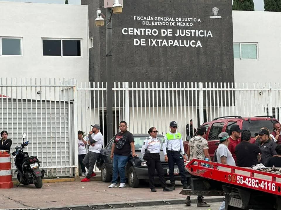 Atentan contra sexto regidor de Chalco y provocan bloqueos carreteros