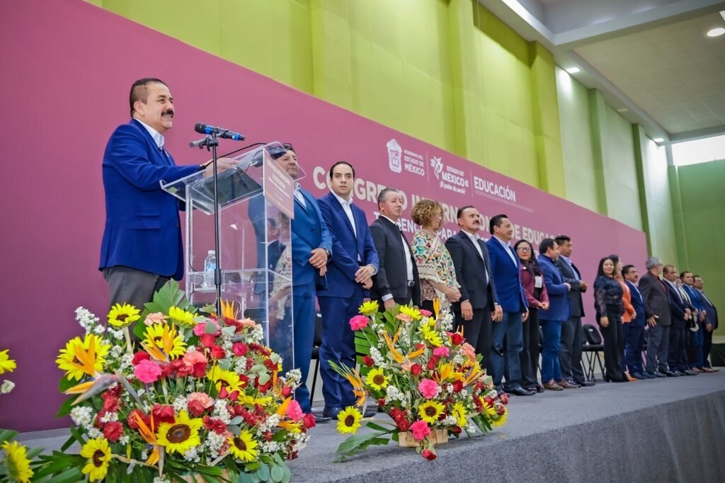 Más de 45 mil docentes del Estado de México participan en Congreso Internacional