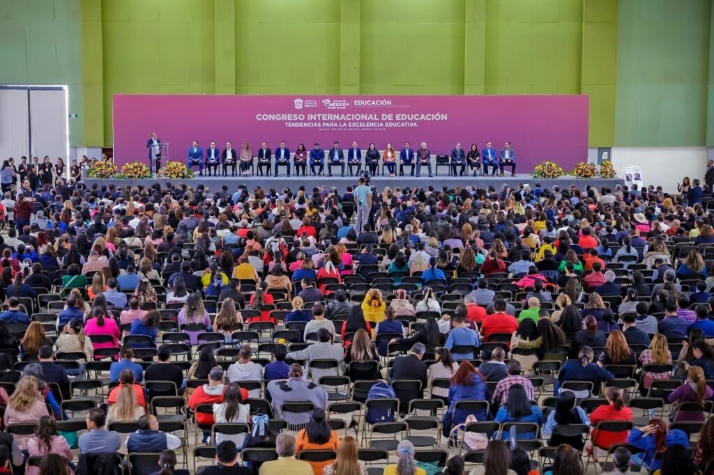 Más de 45 mil docentes del Estado de México participan en Congreso Internacional
