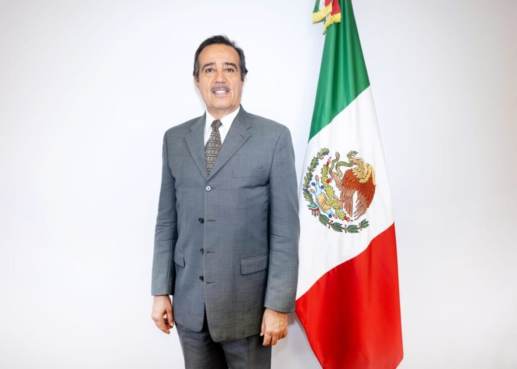 Impugnan trabajadores disidentes del SNAC elección de Alejandro Martínez Araiza; piden reposición del proceso