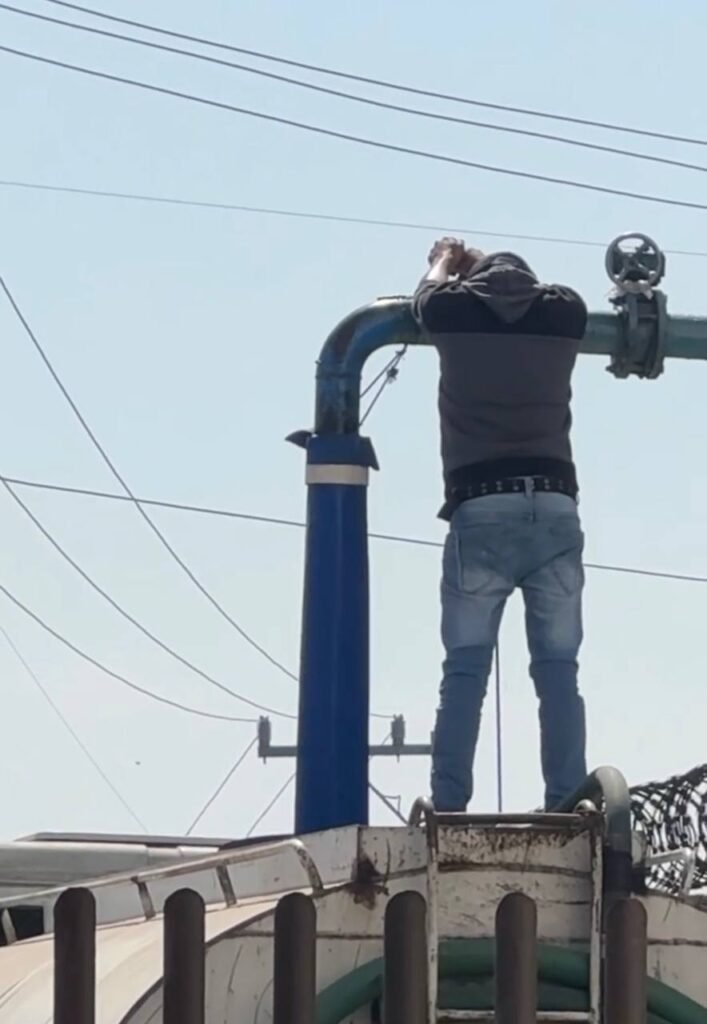 Frenan huachicoleo de agua vecinos de la colonia Cerro del Tejolote