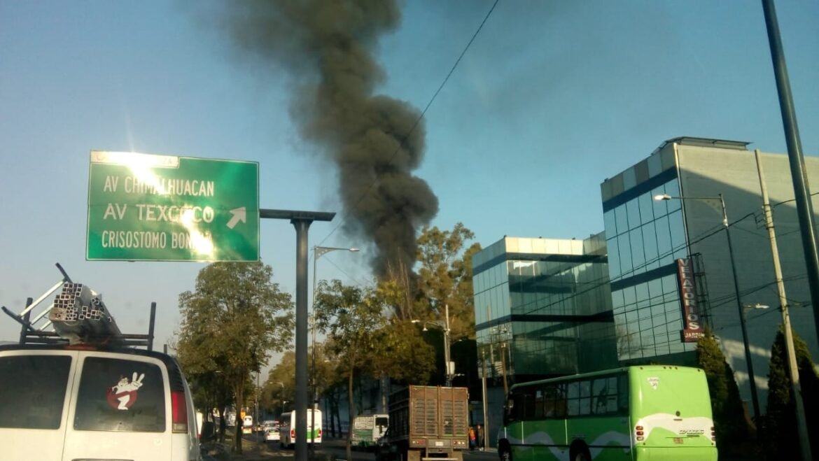 Leve incendio en colonia San Lorenzo, en Iztapalapa
