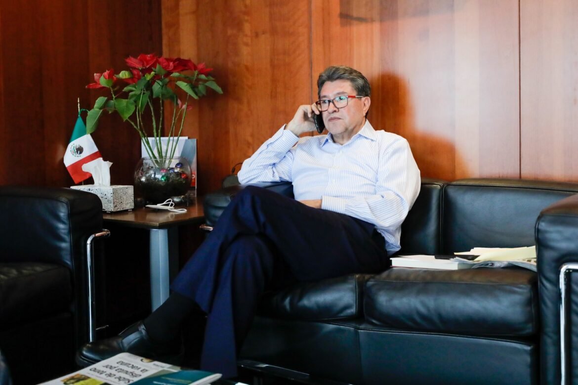 Monreal refrenda su compromiso con el Senado