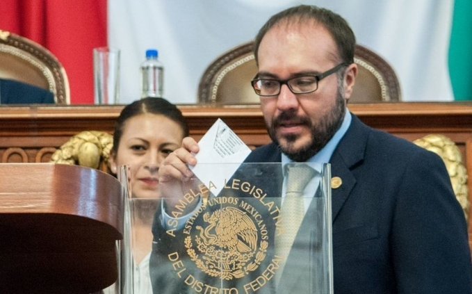Abren proceso de desafuero vs Mauricio Toledo