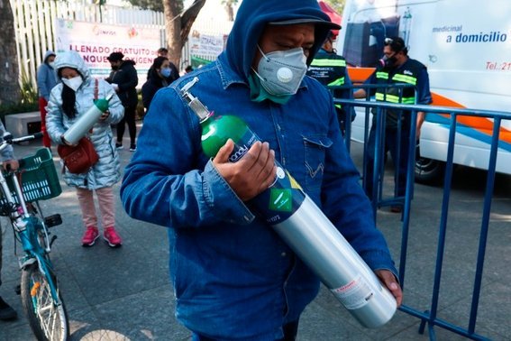 Instalan en CDMX dos estaciones de recarga gratuita de oxígeno