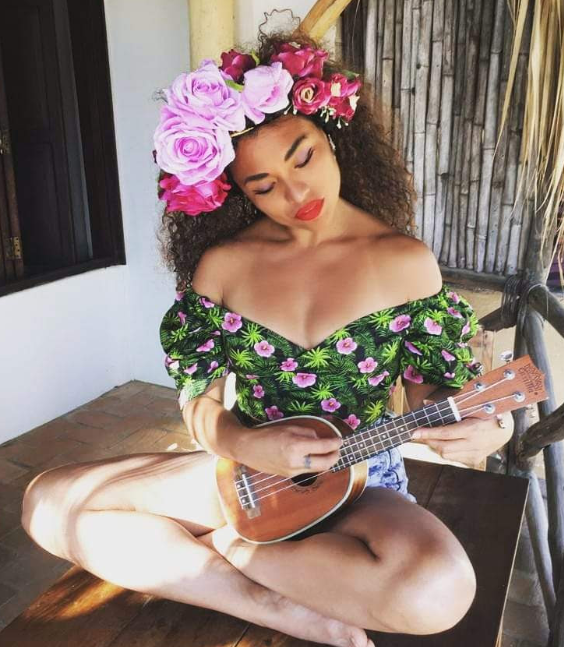 La cantante "La Morena" estrena tema polémico