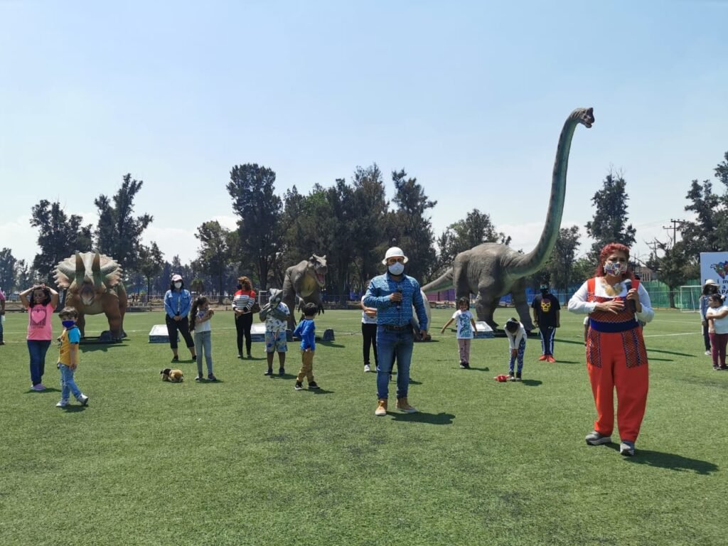 Llegan los primeros dinosaurios del Parque Iztapasauria