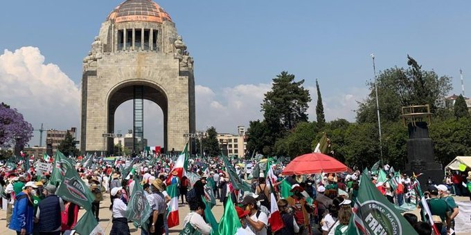 Juicio "ciudadano" de Frenaaa declara "culpable" a AMLO