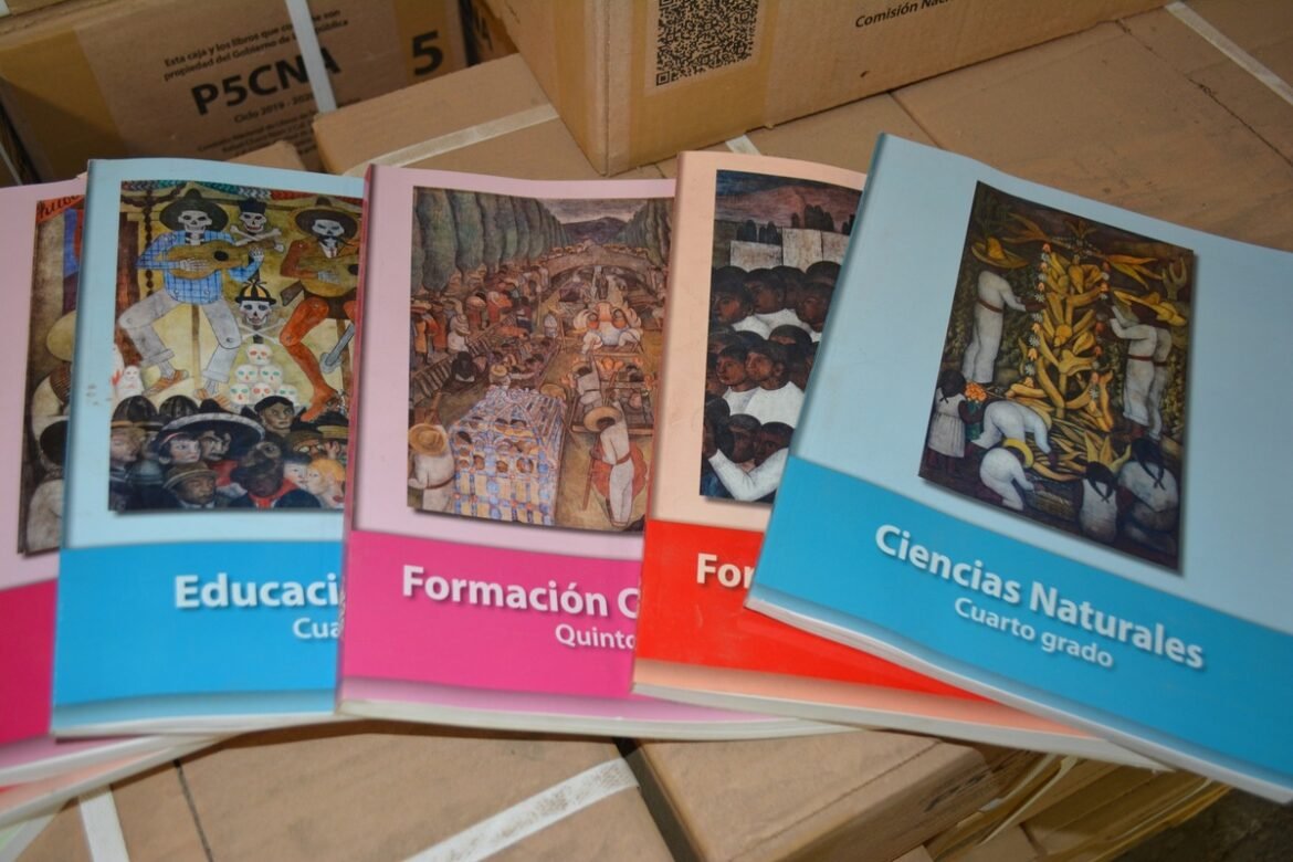 Rediseñar libros de texto gratuito, invitación a artistas