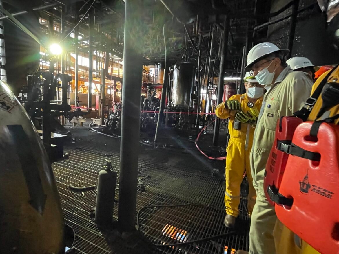 Aumenta a siete el número de muertos por explosión en planta de Pemex