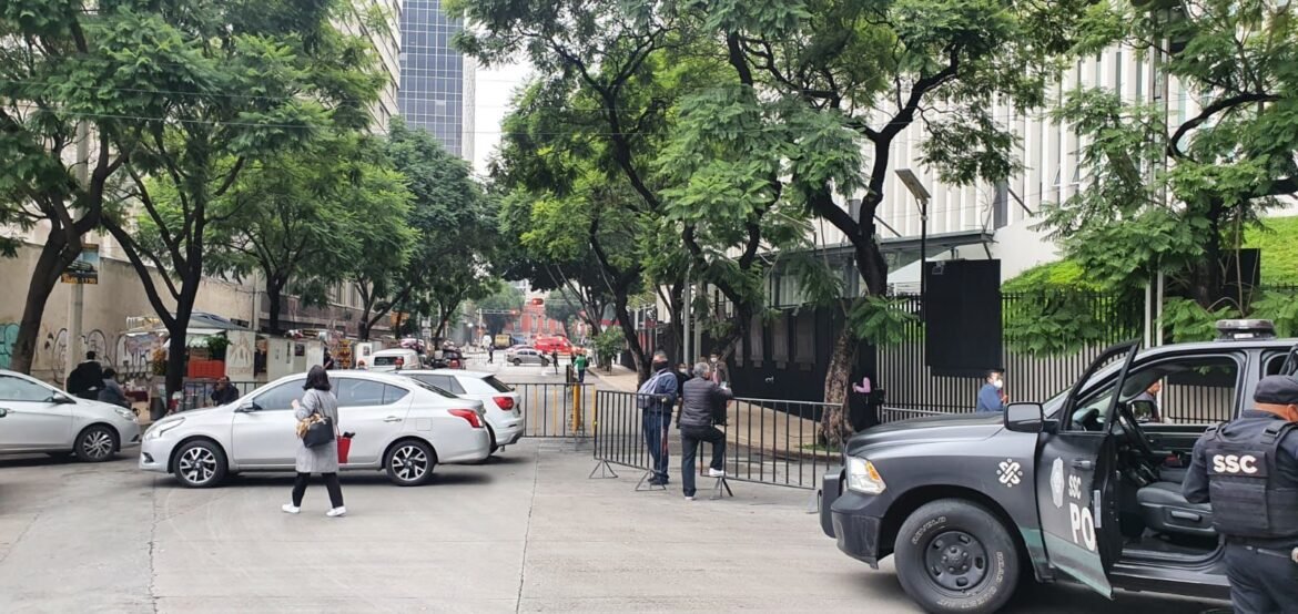 Bloquean Senado de la República