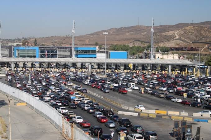 Anuncia EU apertura de frontera con México y Canadá