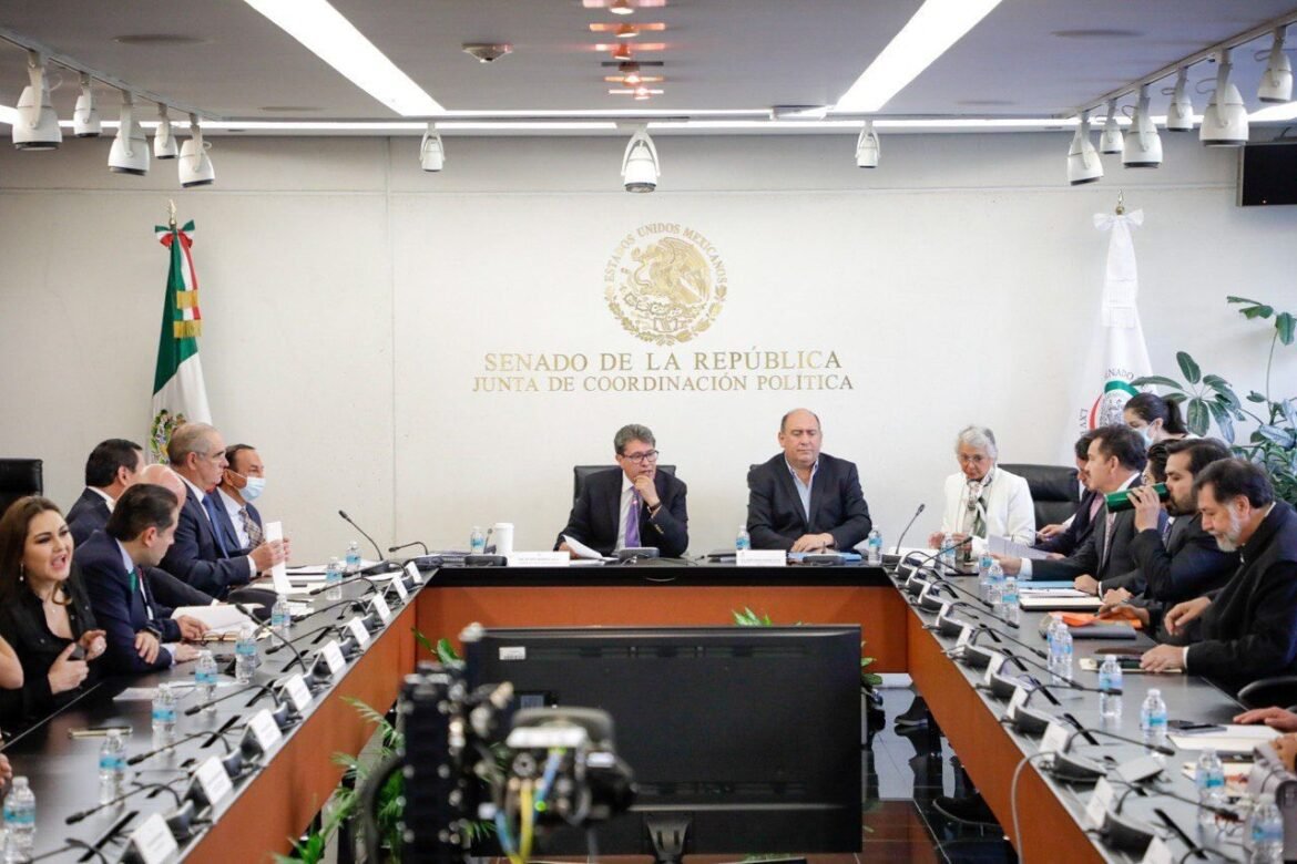 Acuerdan Monreal y Moreira agilizar trabajos legislativos