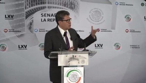 Código Abierto - Entrega de medalla, sin espectáculo político