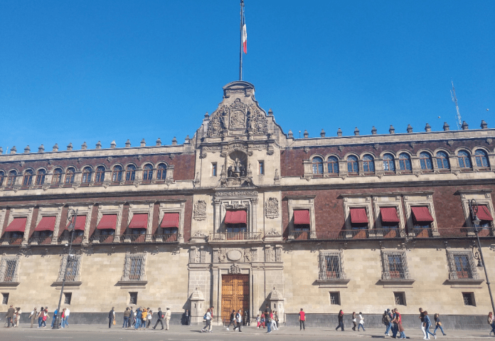 Yo Campesino / Lodazal en Palacio