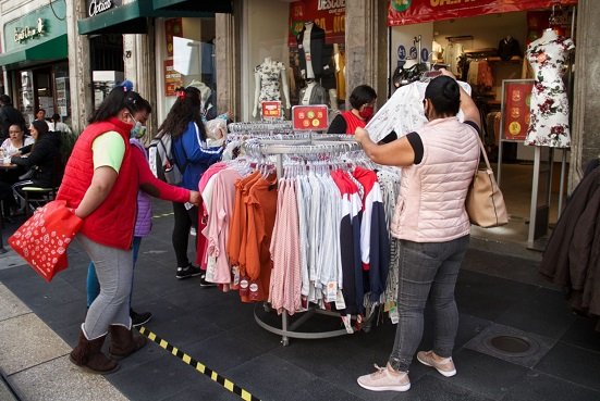 Ventas minoristas y mayoristas registran leve alza en octubre