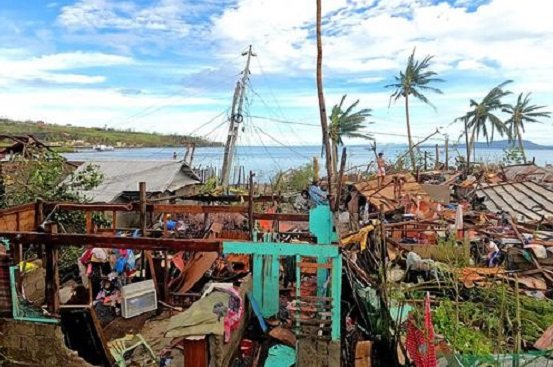 Reportan 75 muertos por tifón en Filipinas