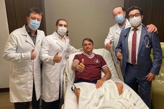 Bolsonaro anuncia que recibió el alta hospitalaria