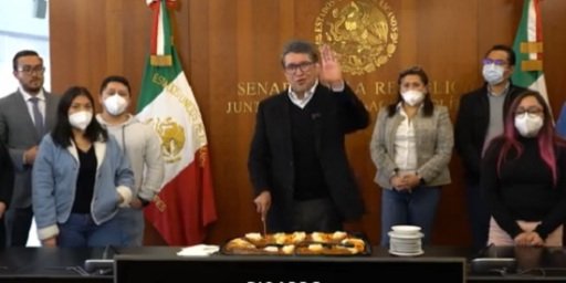 No dejaremos solos a los presos que son inocentes: Monreal