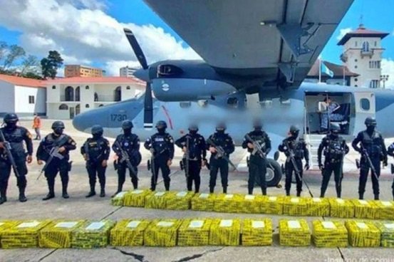 Decomisan narcojet del CJNG en Guatemala con tonelada de cocaína
