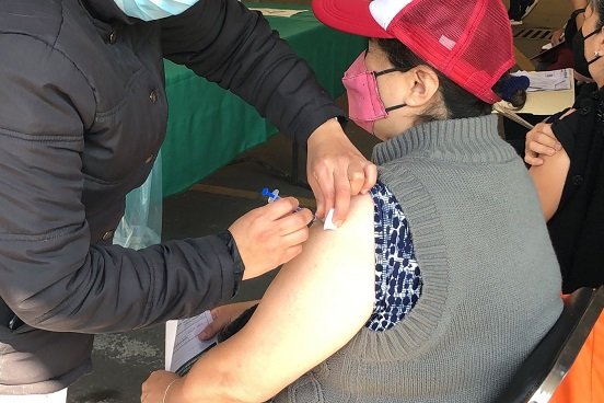 Rompe CDMX récord de aplicación de vacunas contra Covid-19