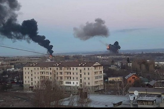Ataque de Rusia a Ucrania lleva miles de desplazados y 68 muertos