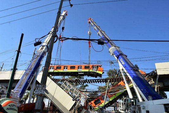 Juez niega imputar a empresas por colapso de Línea 12