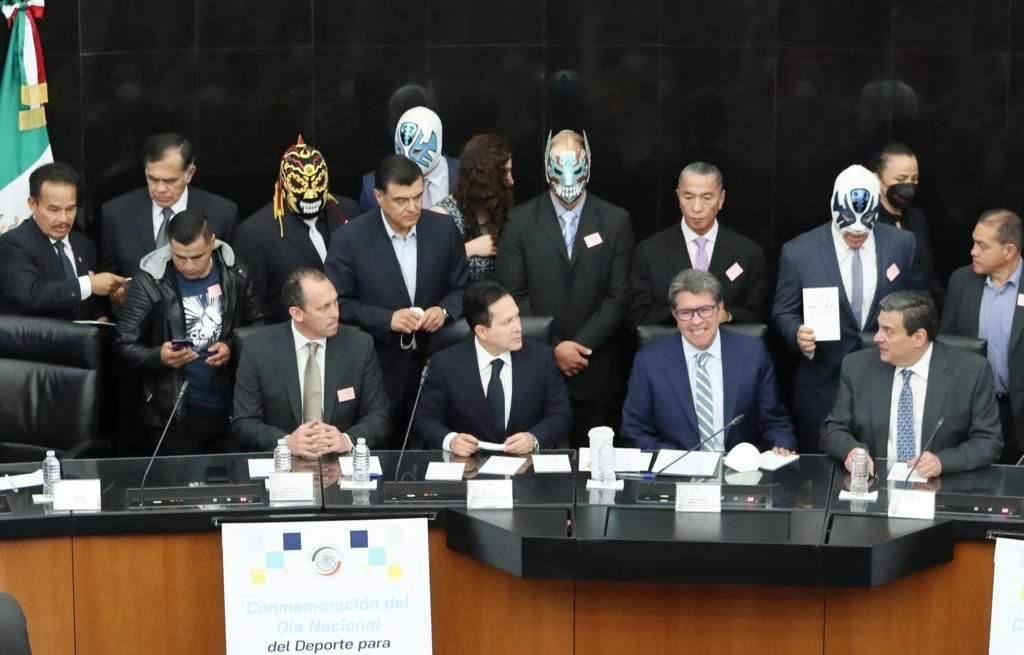 Senado rinde homenaje a deportistas mexicanos