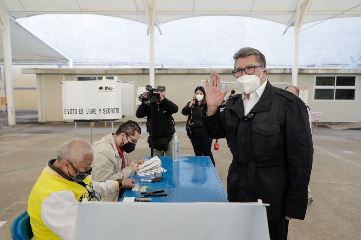 Mi voto a favor de que siga el presidente: Monreal