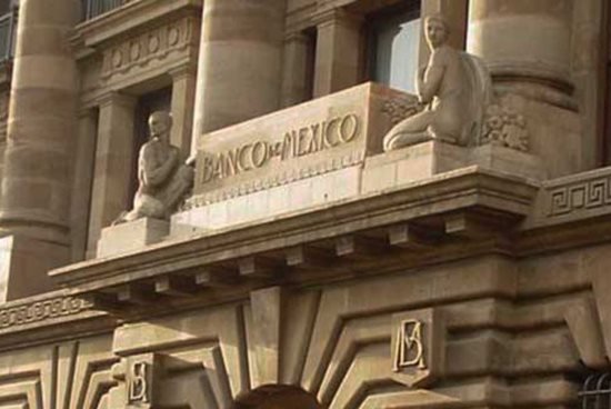 Crédito de la banca retrocedió 5.5 por ciento en febrero: Banxico