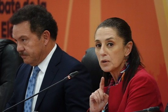 Hay quienes quieren a la patria, y hay quienes la traicionan»: Sheinbaum