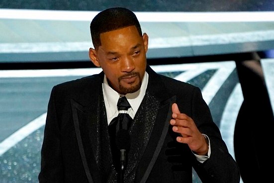 Will Smith renuncia a la Academia tras la bofetada en los Oscar