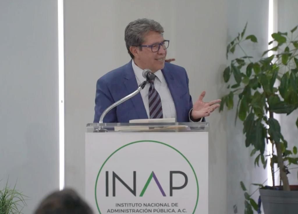 Cuenta Monreal la historia del Senado; conmemora 200 años de la Cámara Alta