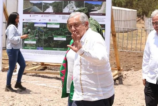 "No pasa nada", dice AMLO sobre retén a periodistas en Badiraguato