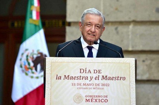 No queremos creadores de bombas atómicas, sino de fraternidad: AMLO