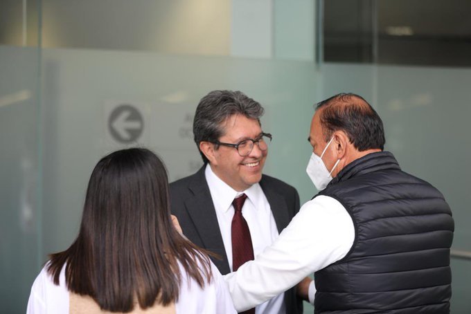 Miles de inocentes están prisión por interpretación sesgada de resoluciones: : Monreal
