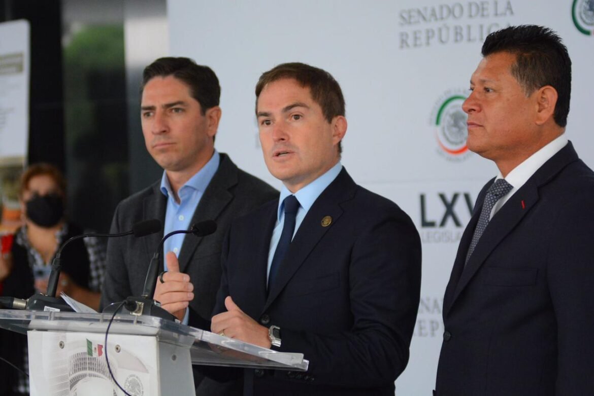 Reconoce Congreso labor del diputado Javier López Casarín