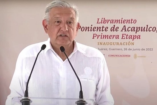 "Ataques a mi hijo, una cobardía", hasta en mafias se respeta la familia: AMLO
