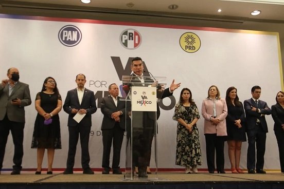 Va por México presenta "moratoria constitucional" por "cerrazón" de AMLO