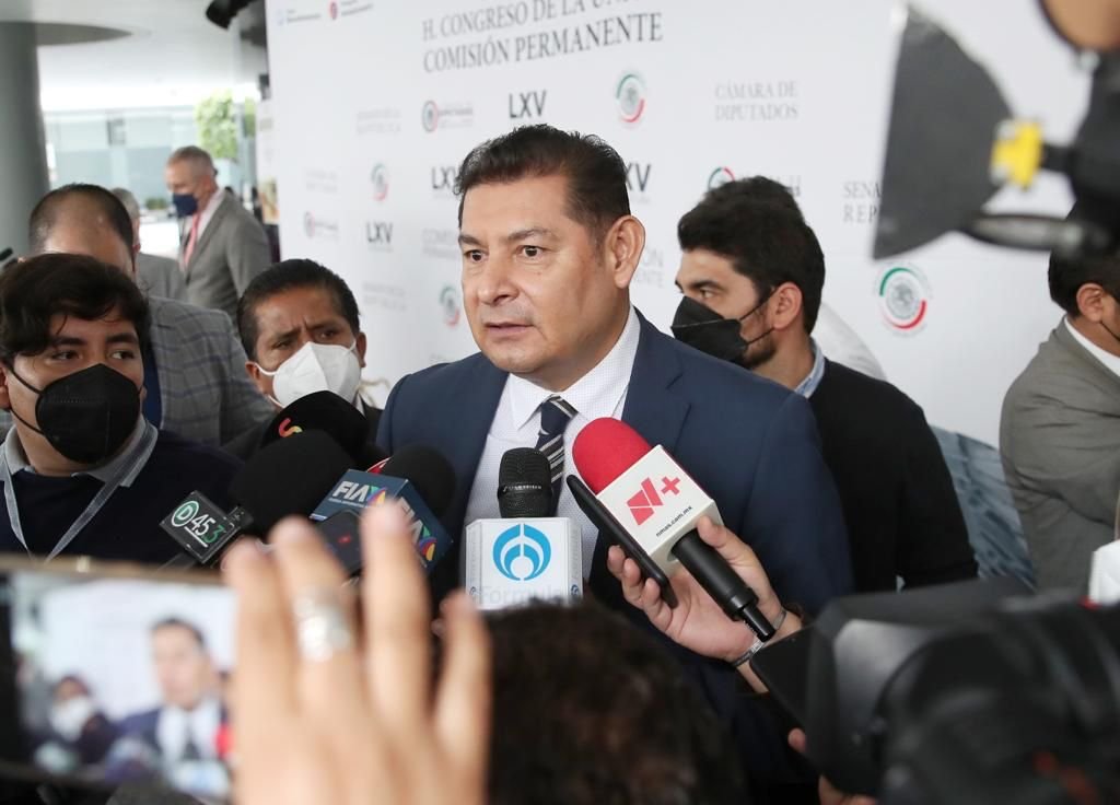 Senador Armenta advierte violencia política del senador Mier