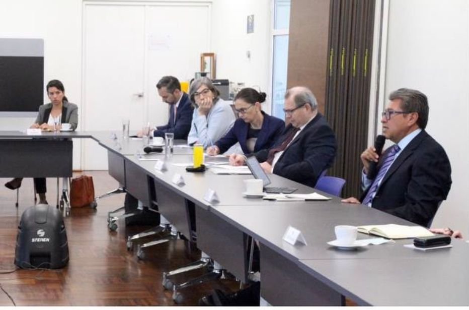 Ricardo Monreal se reúne con diplomáticos de la Unión Europea