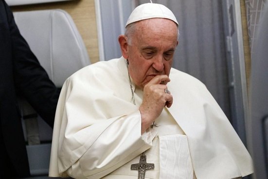 "Cambiar de papa no sería una catástrofe", asegura Francisco