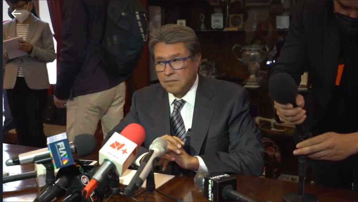 Aún no hay candidato de unidad para presidir el Senado: Monreal