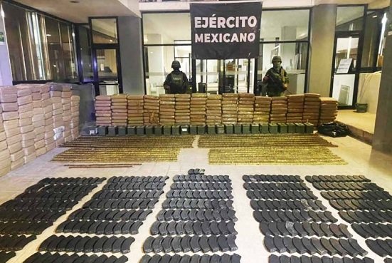 Ejército asegura más de una tonelada de mariguana y arsenal en Tamaulipas