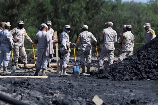 Principal problema para rescatar a mineros es la inundación: AMLO