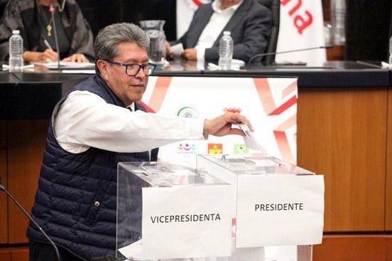 "Me siento más fuerte que nunca", dice Monreal tras elección de Armenta