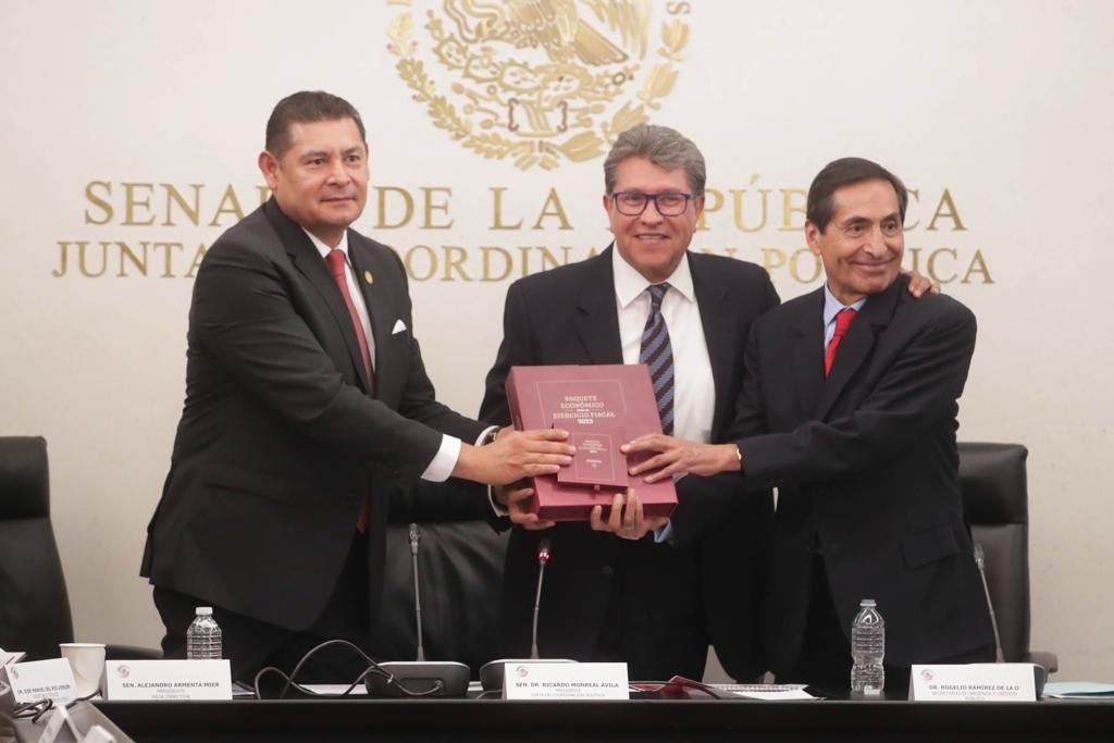 Senado recibe Paquete Económico 2023